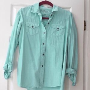 Bullhead Black Chambray mint button down top S